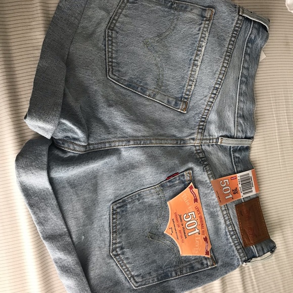 Levi’s Jean shorts 501 - Picture 3 of 3